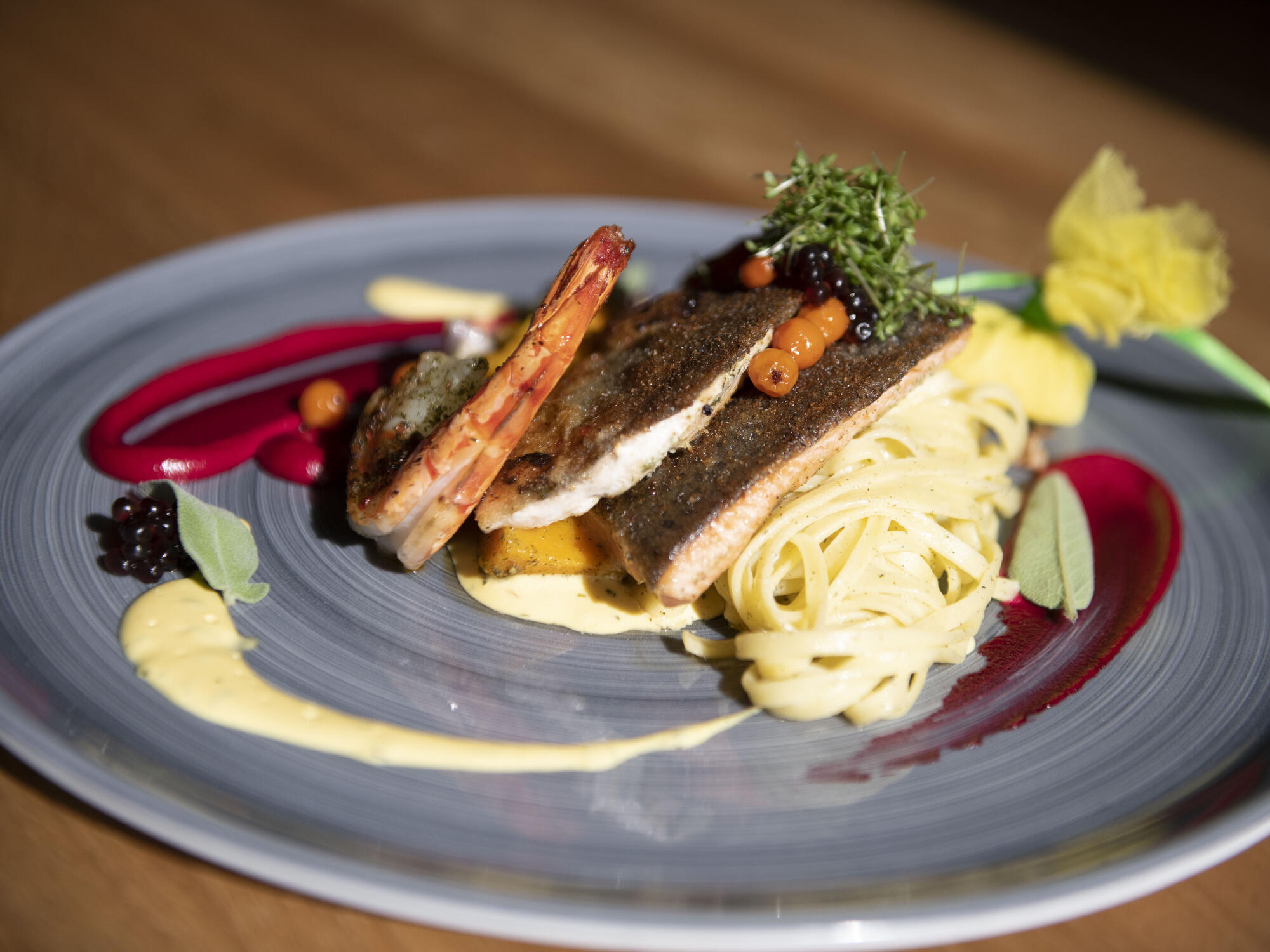 Fischgrillteller © Azett Kommunikation