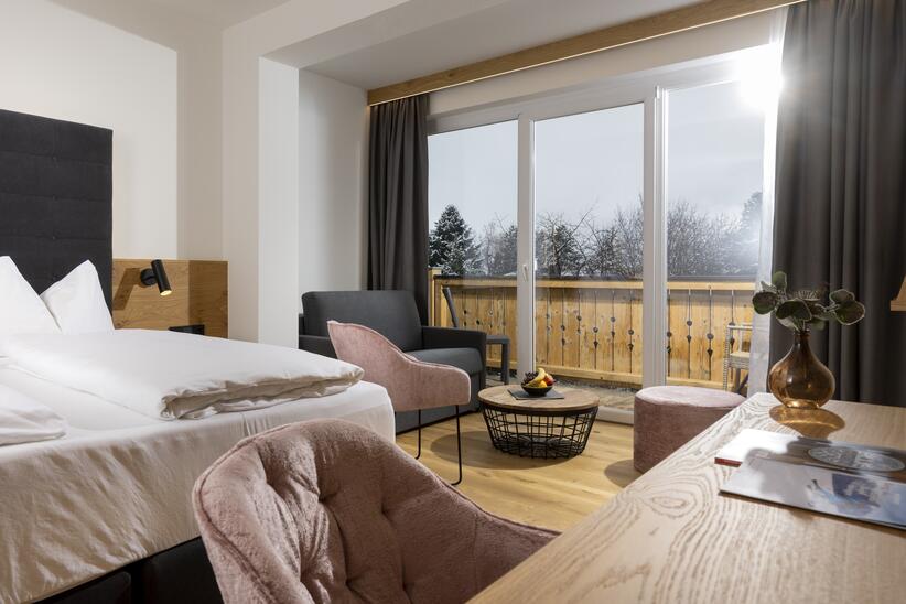 {images.alternative'}